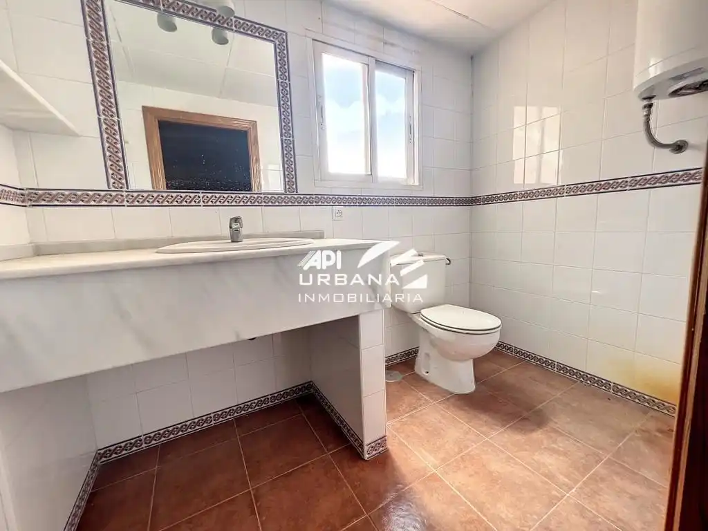 Bany de Casa o xalet en venda en Puente Genil amb Terrassa i Balcó