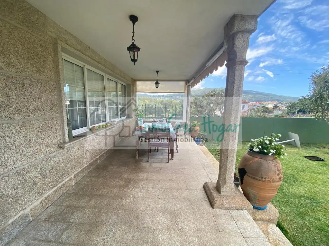 Terrassa de Casa o xalet en venda en Vigo  amb Calefacció, Jardí privat i Terrassa