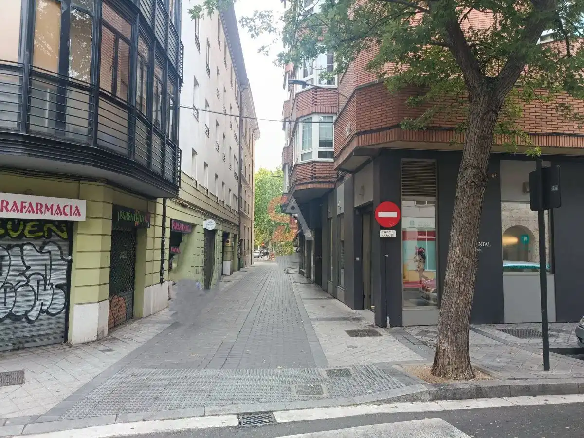 Exterior view of Commercial properties for sale in Valladolid  with Air Conditioner
