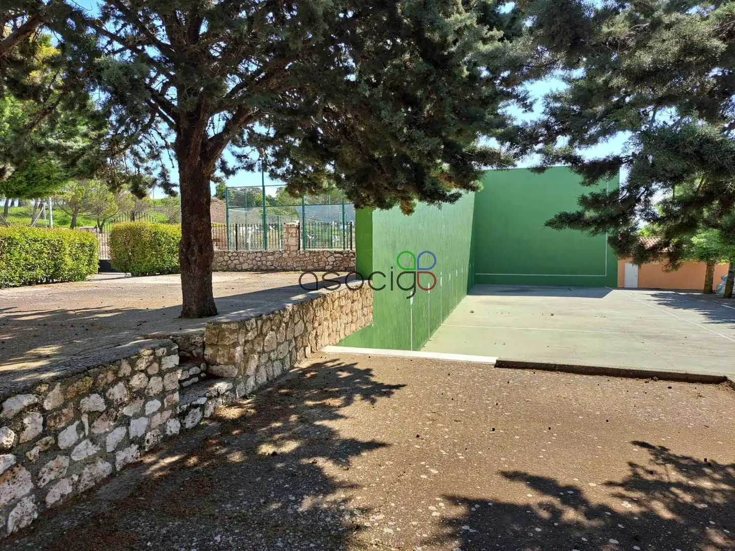 Jardín de Casa o chalet en venta en Solanillos del Extremo con Calefacción, Trastero y Piscina