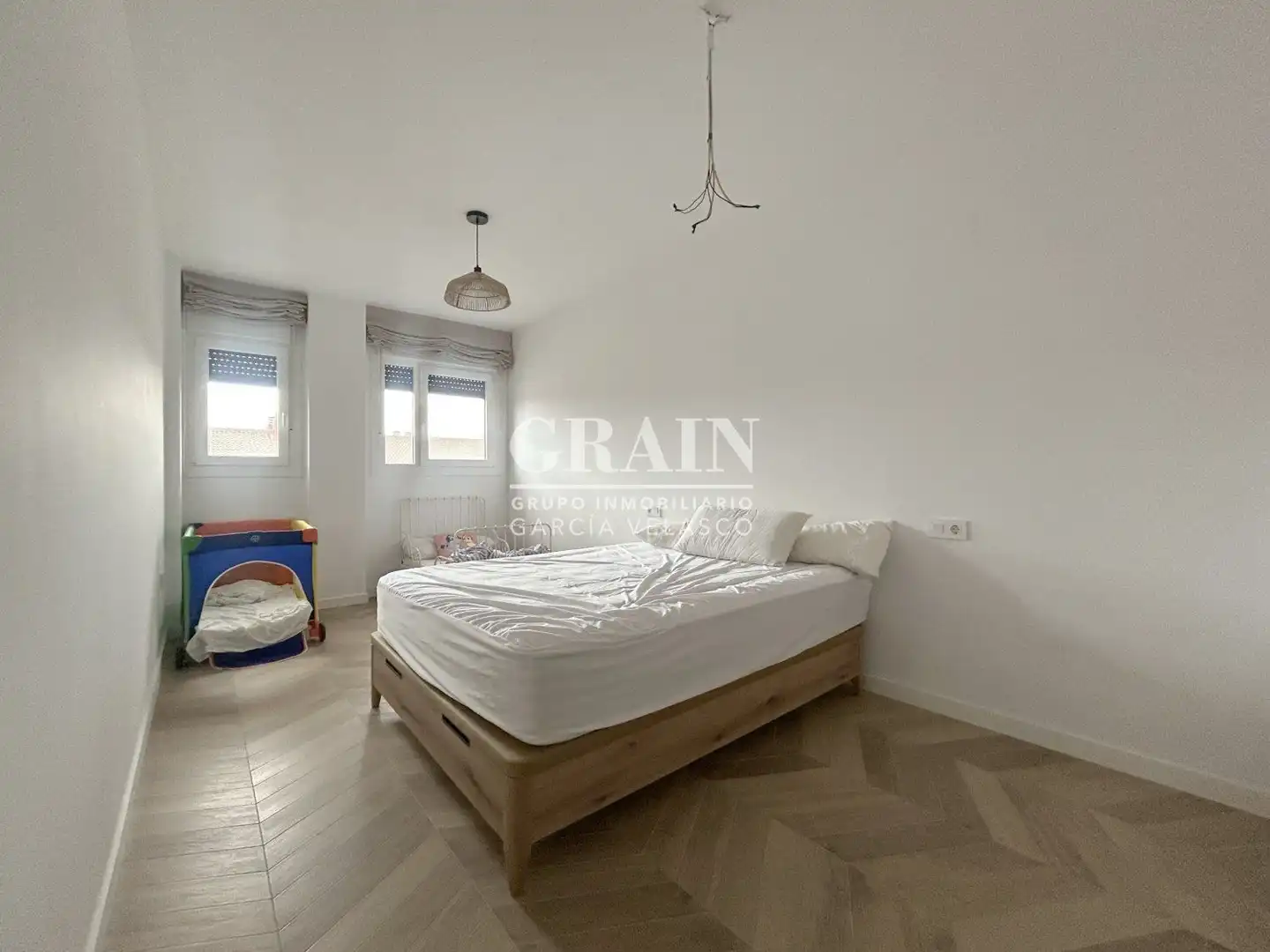 Habitación de Piso de alquiler en Albacete con Calefacción, Terraza y Piscina