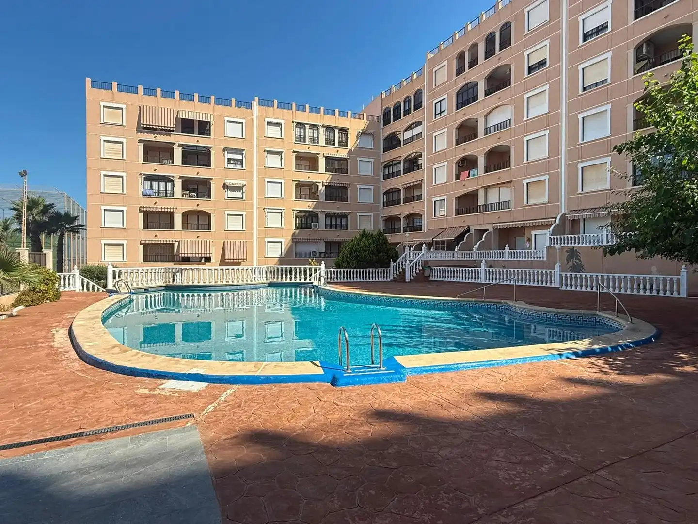 Piso con terraza en venta en Guardamar Playa