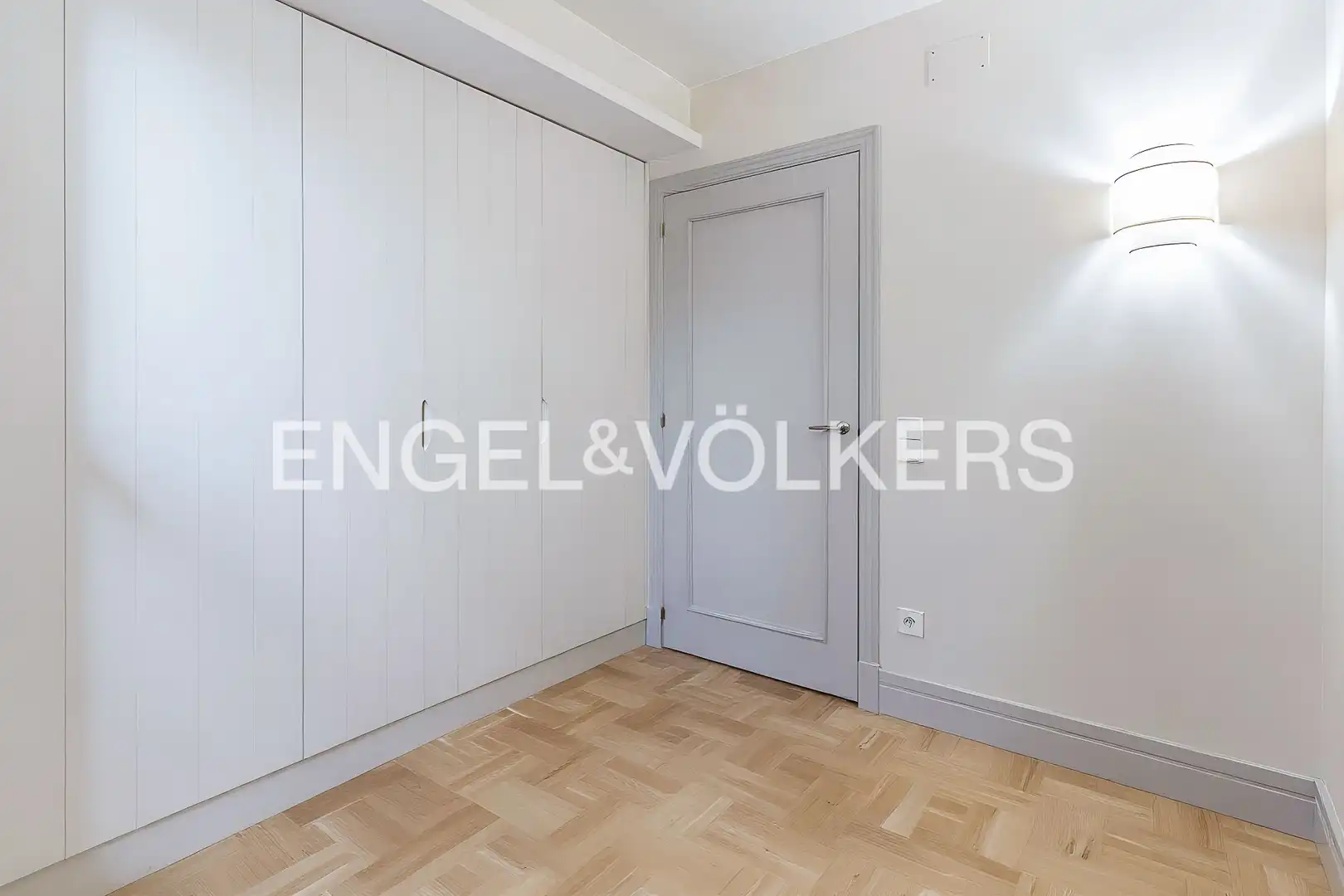 Bedroom of Flat for sale in Barcelona  with Air Conditioner, Heating and Parquet flooring