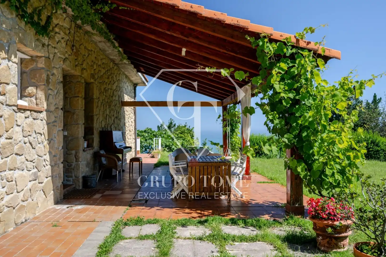 Terraza de Casa adosada en venta en Mutriku con Jardín privado, Terraza y Amueblado