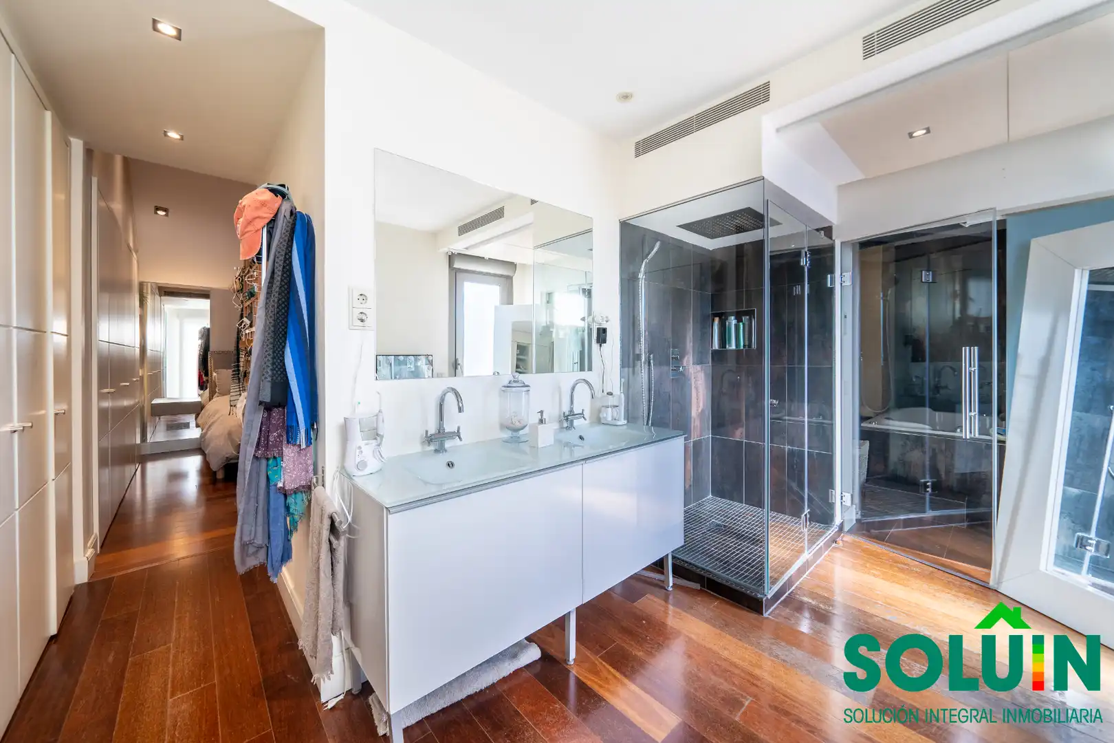 Bathroom of Houses for sale in Pozuelo de Alarcón  with Air Conditioner, Heating and Private garden