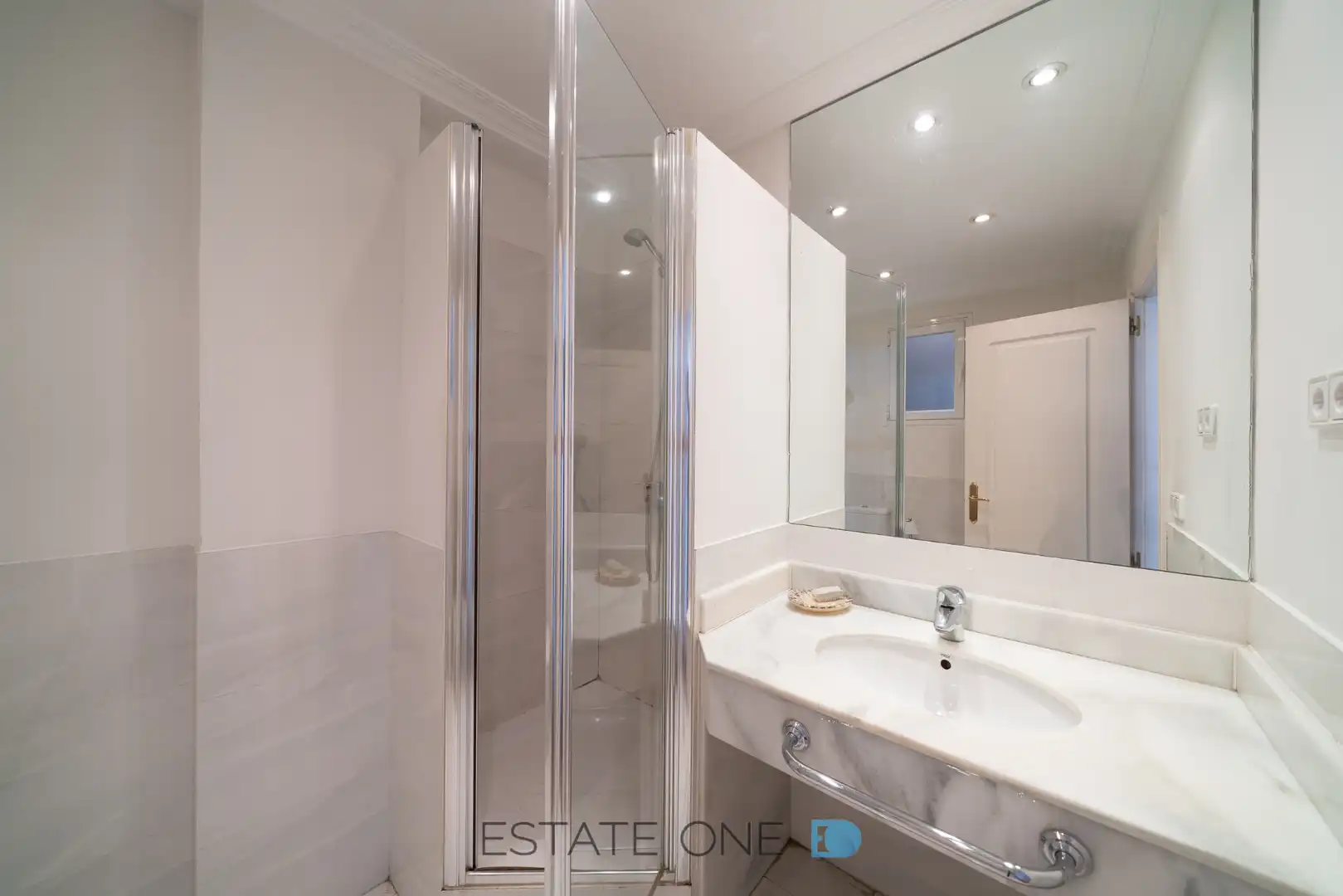 Baño de Ático de alquiler en Madrid con Aire acondicionado, Calefacción y Terraza