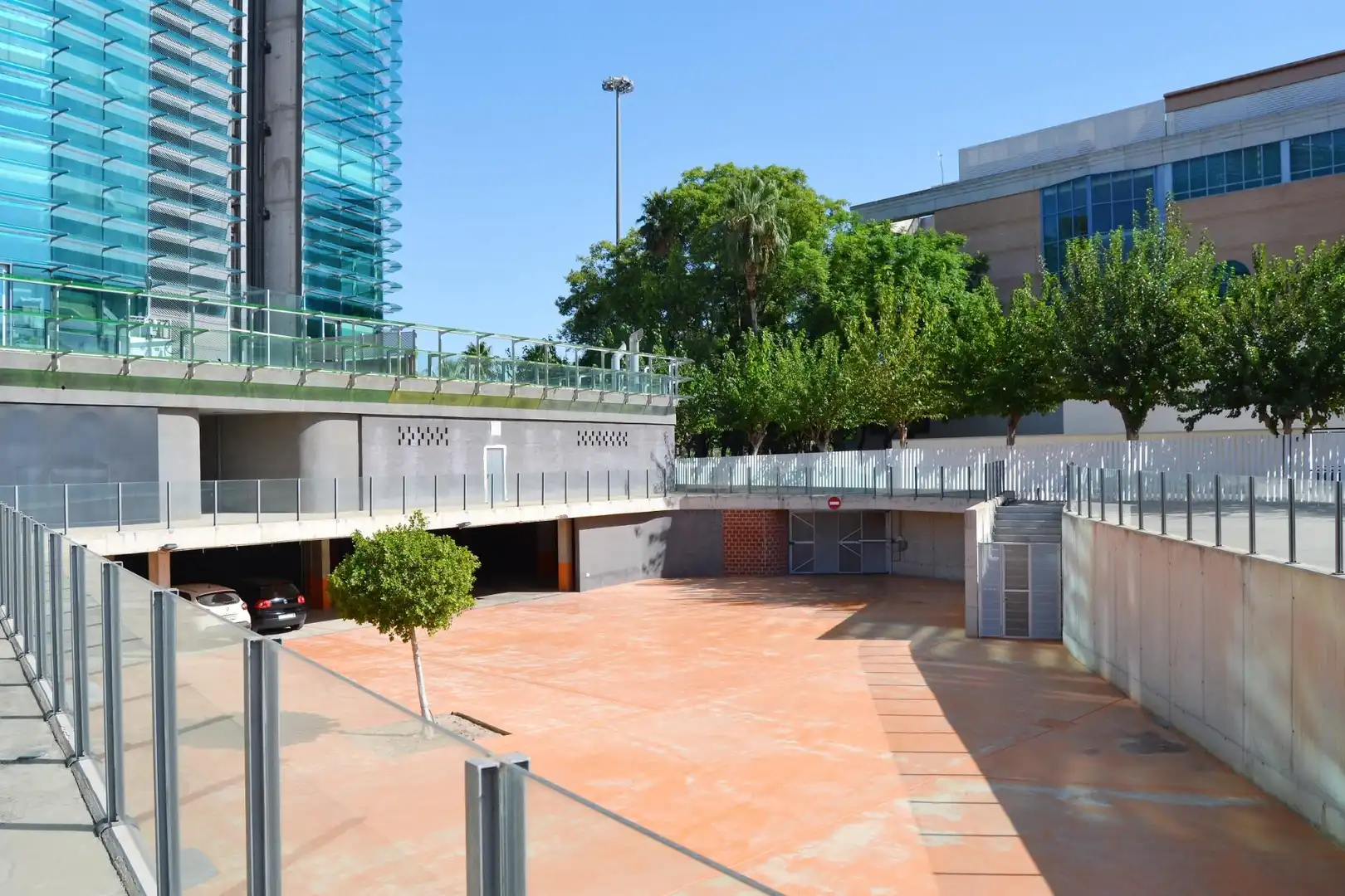 Terraza de Oficina de alquiler en Murcia con Aire acondicionado