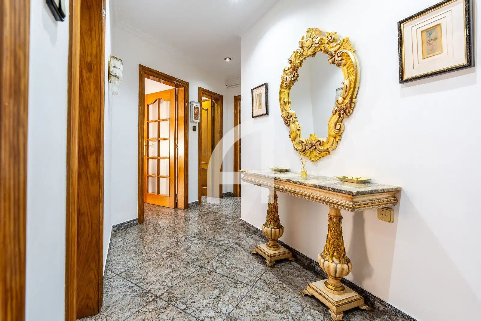 Piso en venta en Sant Joan Despí con Calefacción y Terraza