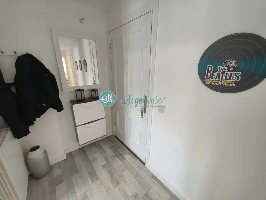 Piso en venta en Torrecaballeros con Calefacción, Terraza y Amueblado