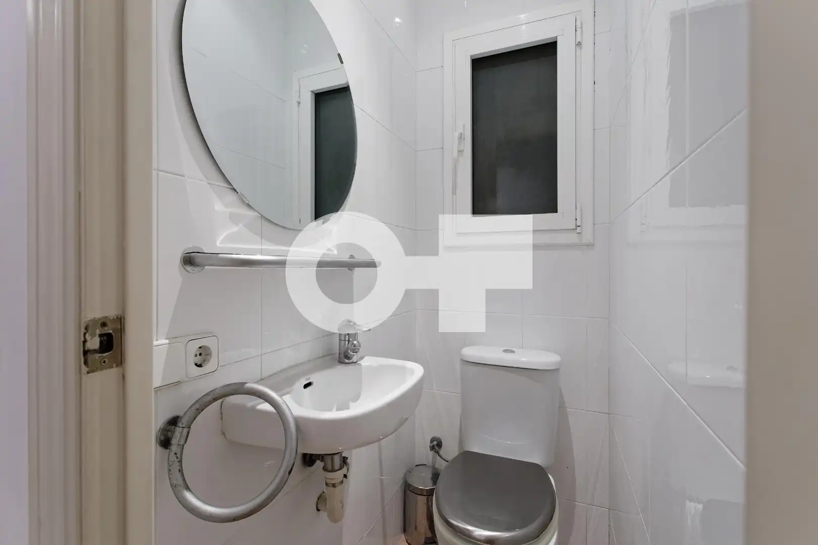 Badezimmer von Wohnungen zum Verkauf in Barcelona mit Heizung, Parkett und Alarm
