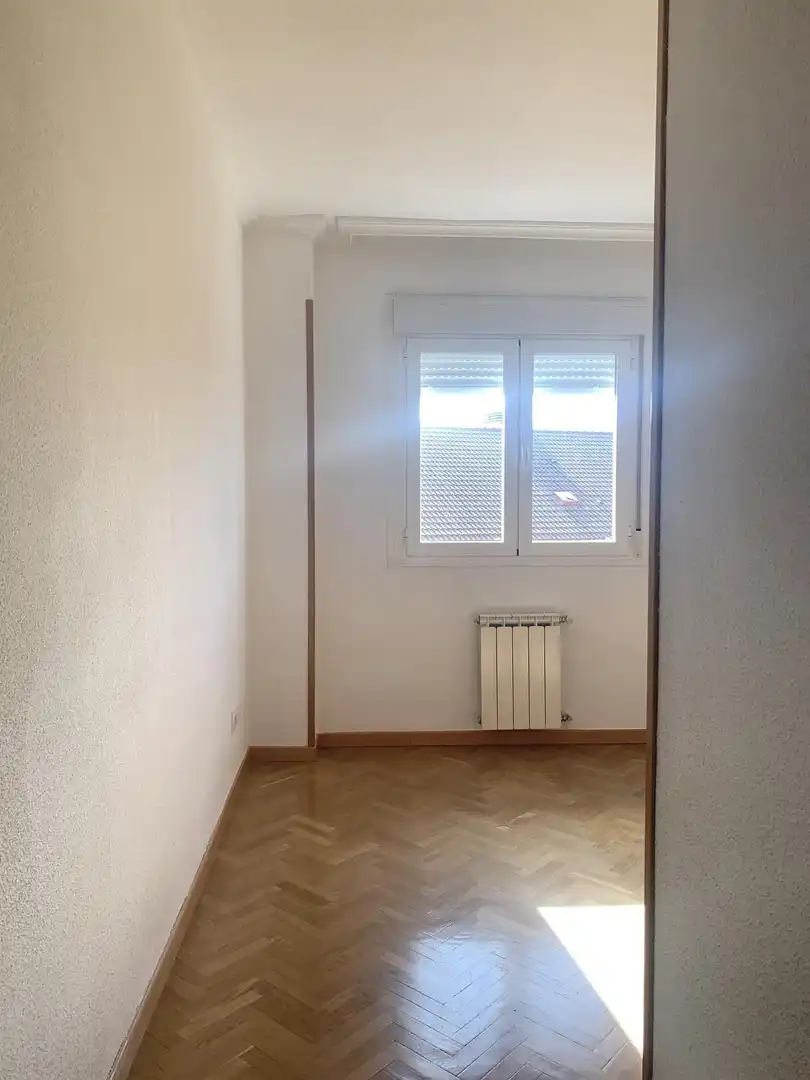 Habitación de Piso de alquiler en Manzanares El Real con Parquet, Terraza y Piscina comunitaria