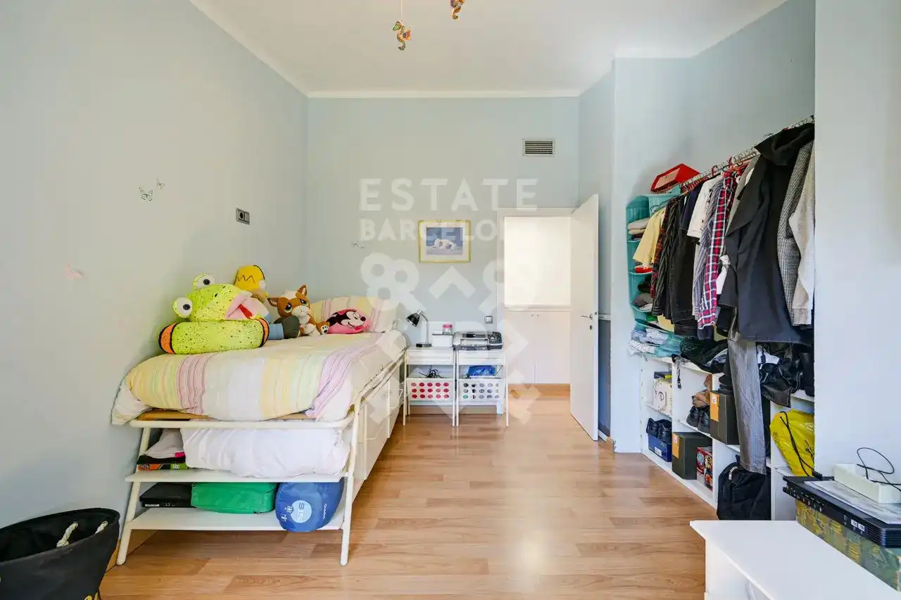 Schlafzimmer von Einfamilien-Reihenhaus zum Verkauf in Mataró mit Klimaanlage, Heizung und Terrasse