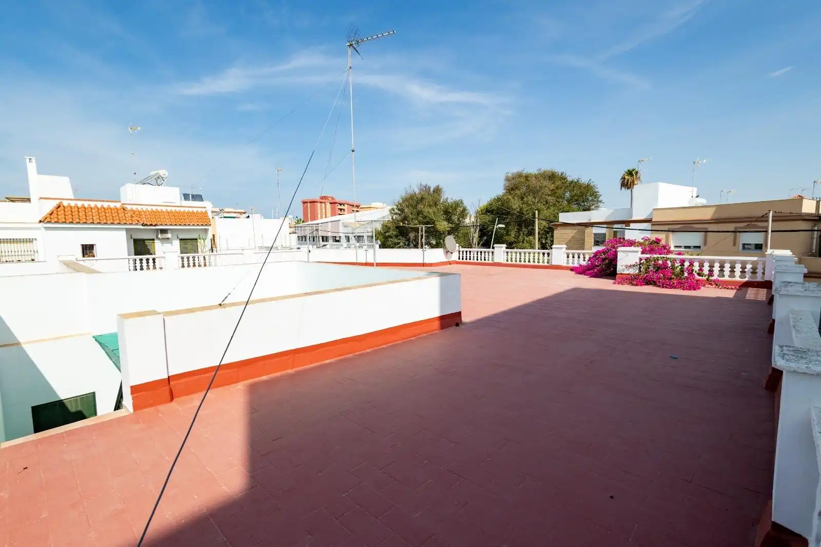 Terrassa de Casa o xalet en venda en Chipiona amb Jardí privat, Terrassa i Traster