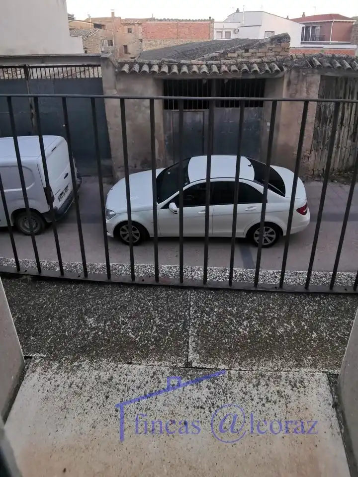 Aparcament de Casa o xalet en venda en Tardienta amb Jardí privat