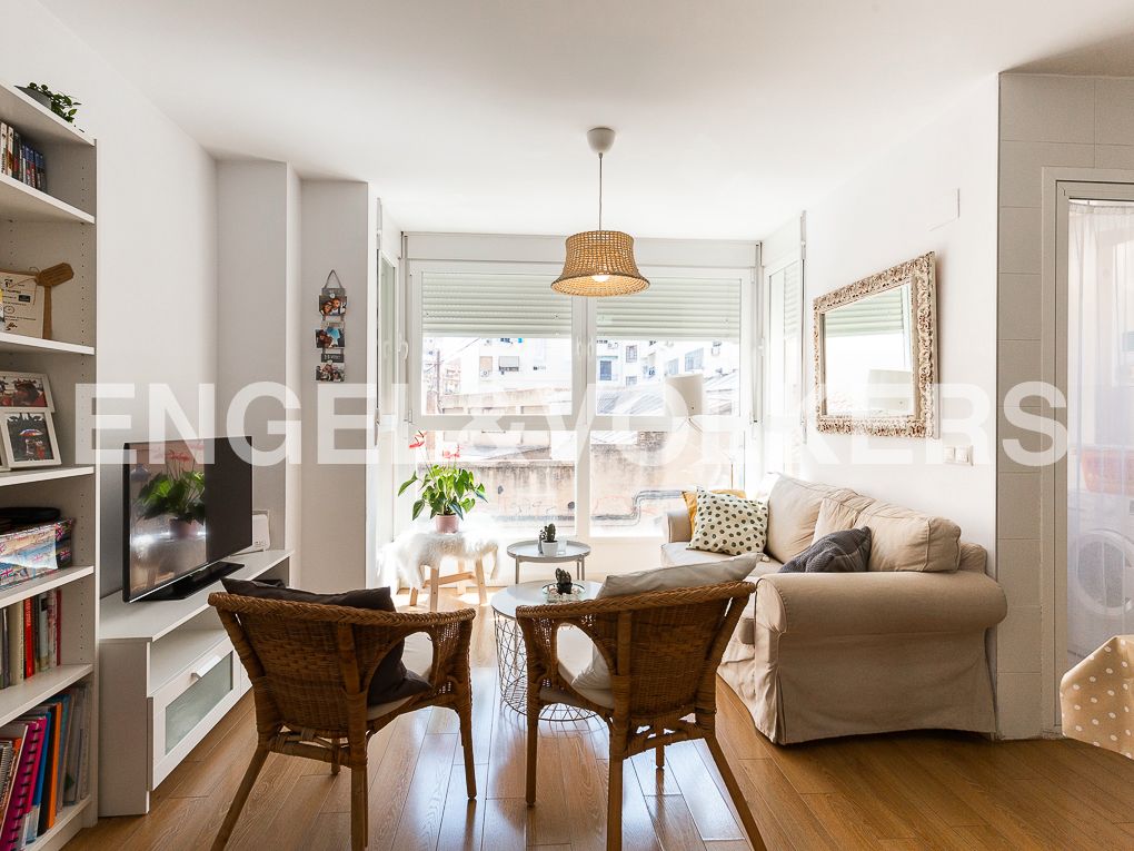 Sala de estar de Piso de alquiler en  Valencia Capital con Aire acondicionado, Calefacción y Terraza