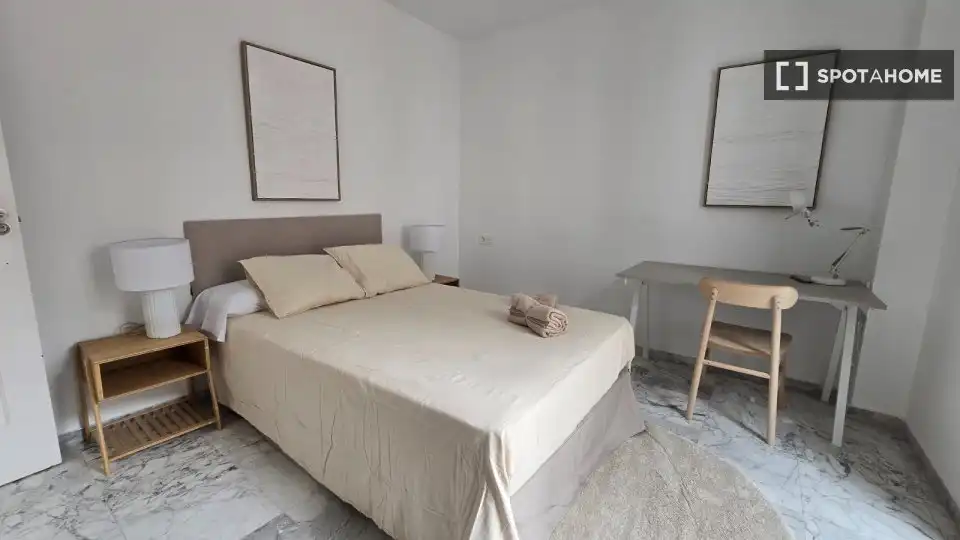 Habitación de Piso de alquiler en Málaga con Aire acondicionado, Calefacción y Amueblado