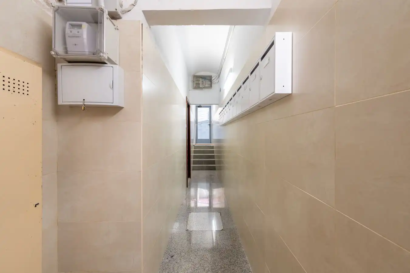 Wohnung zum Verkauf in Barcelona mit Klimaanlage, Heizung und Möbliert
