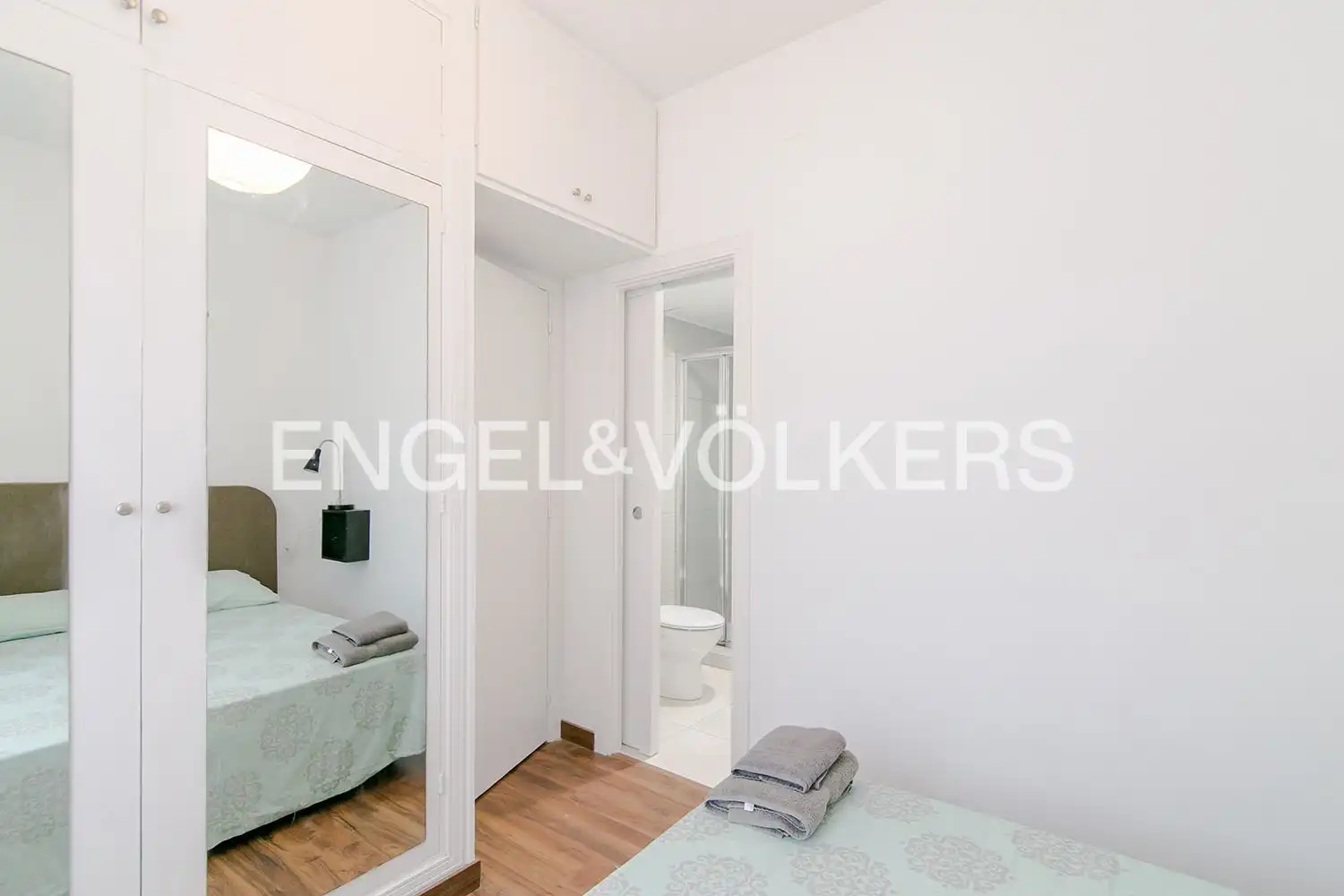 Habitación de Piso en venta en Barcelona con Calefacción y Amueblado