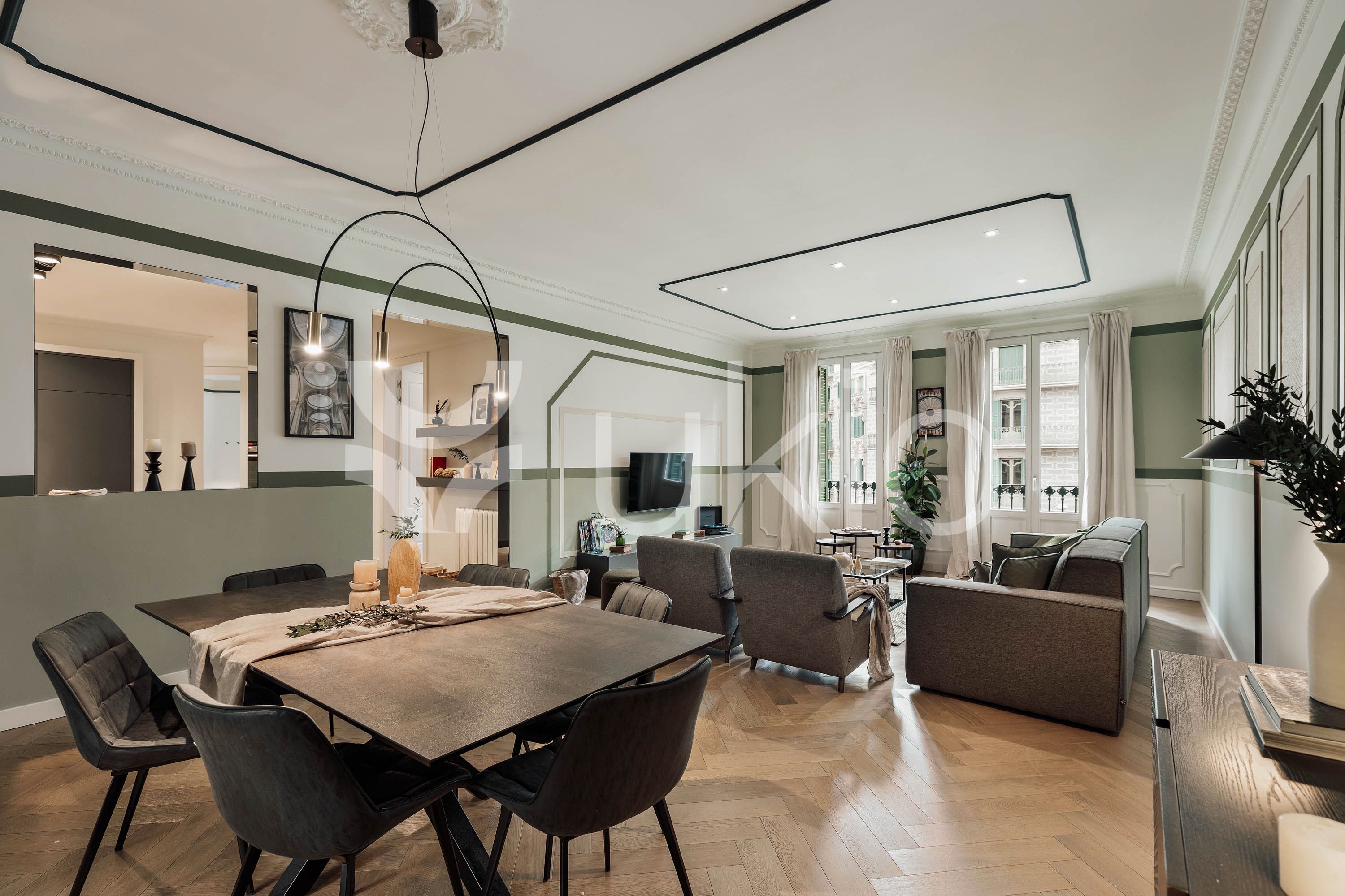 Comedor de Apartamento de alquiler en  Barcelona Capital con Aire acondicionado, Calefacción y Amueblado