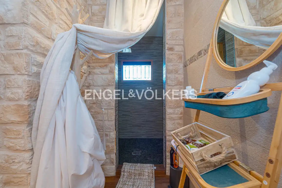 Houses for sale in El Castell de Guadalest  with Private garden, Swimming Pool and Jacuzzi