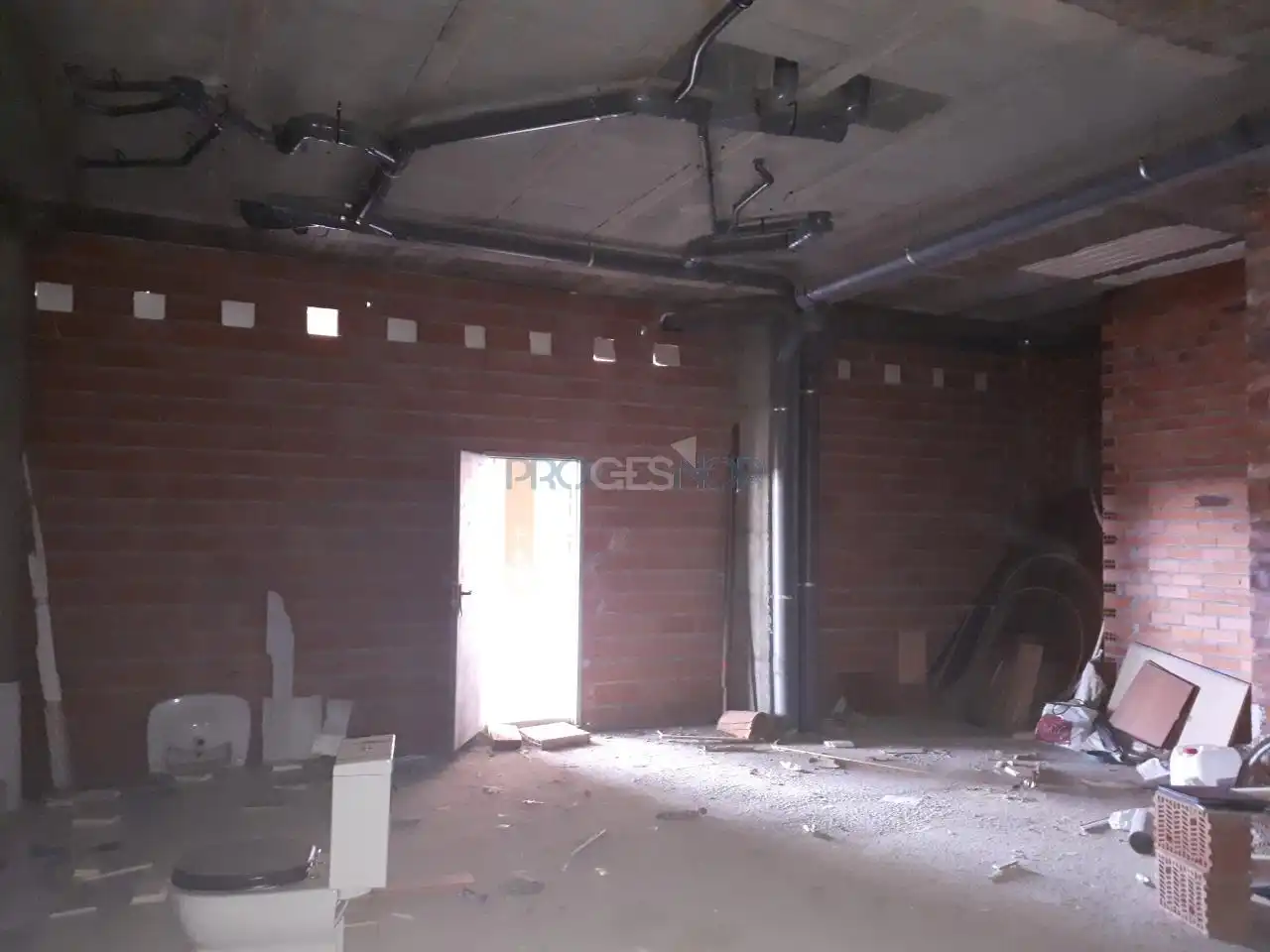 Local comercial en venda a Rosalia de castro, imagen 4