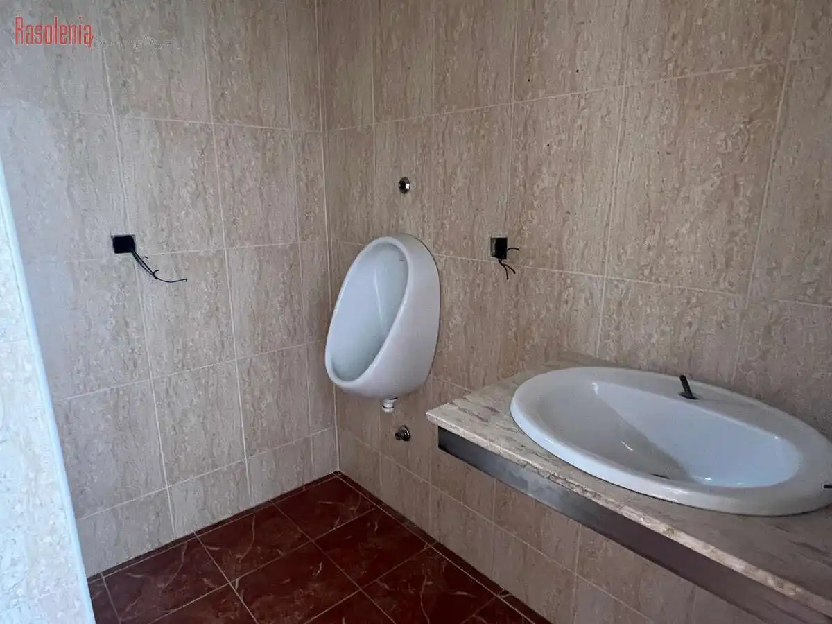 Baño de Nave industrial en venta en Cerceda