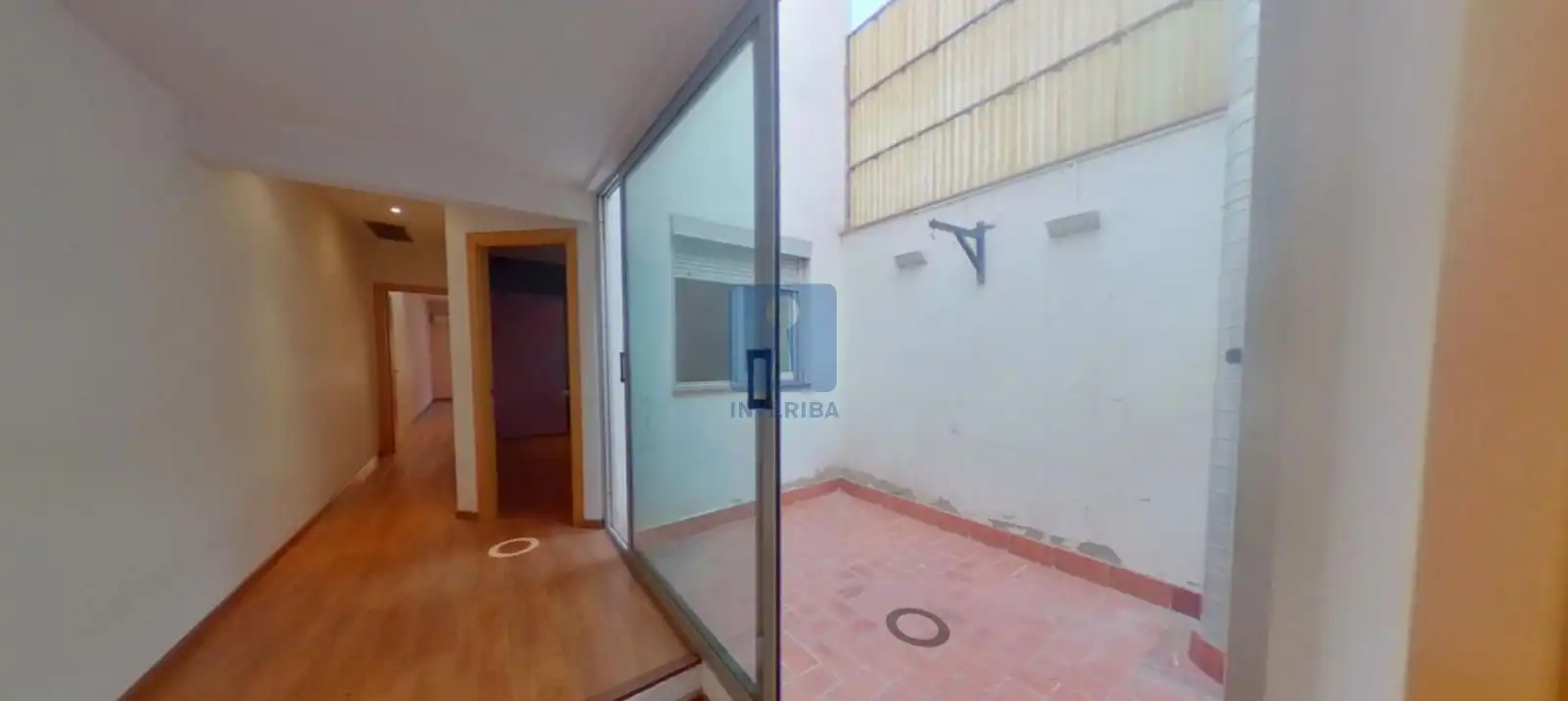 Parking de Casa adosada en venta en El Prat de Llobregat con Aire acondicionado, Calefacción y Terraza