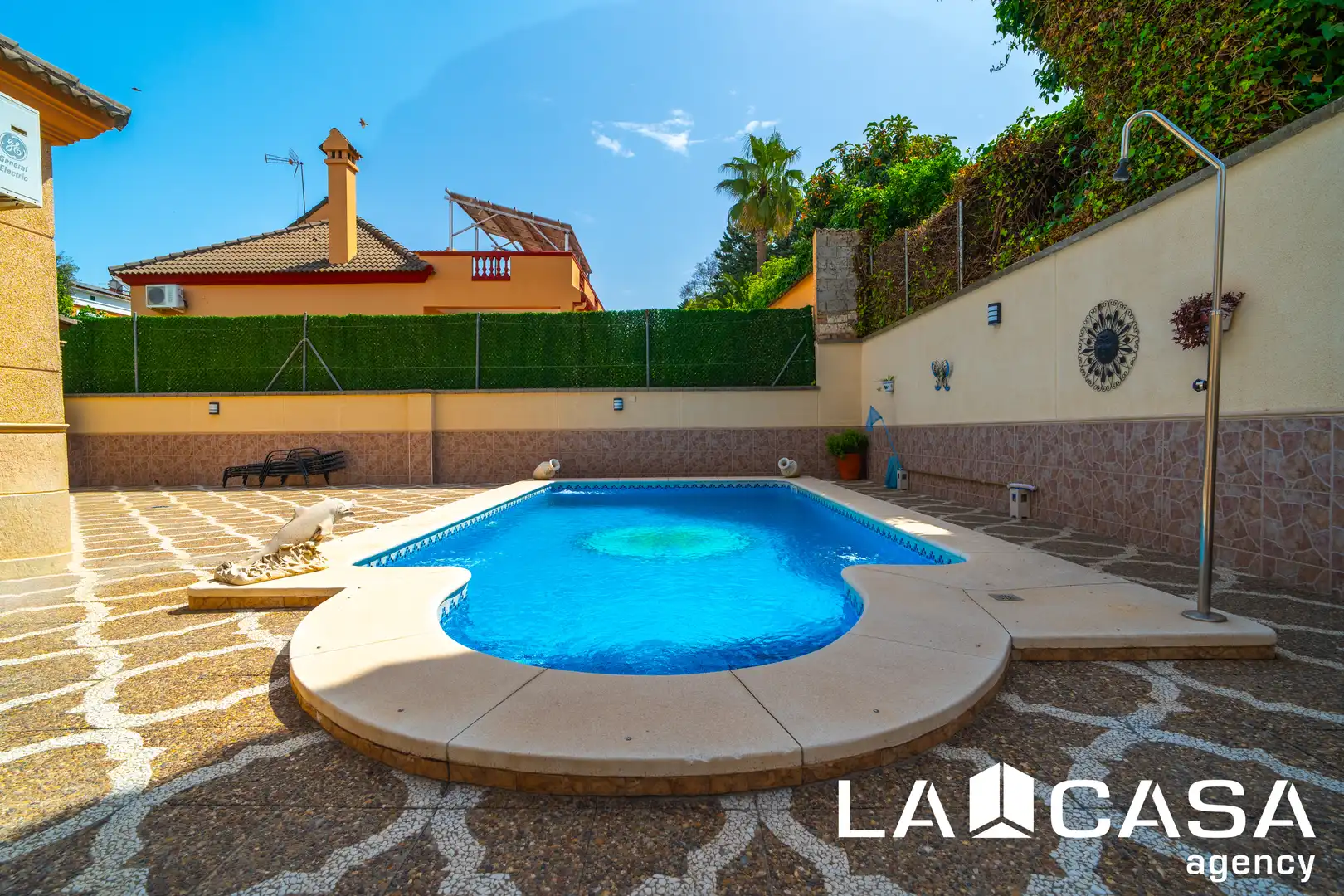 Chalet con piscina en venta en Cerros de Montequinto, imagen 2