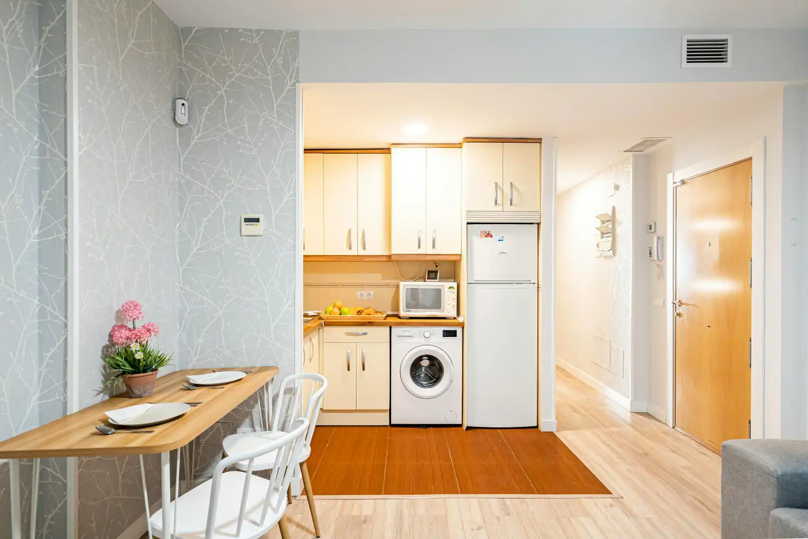 Kitchen of Flat for rent in Madrid  with Air Conditioner, Heating and Furnished
