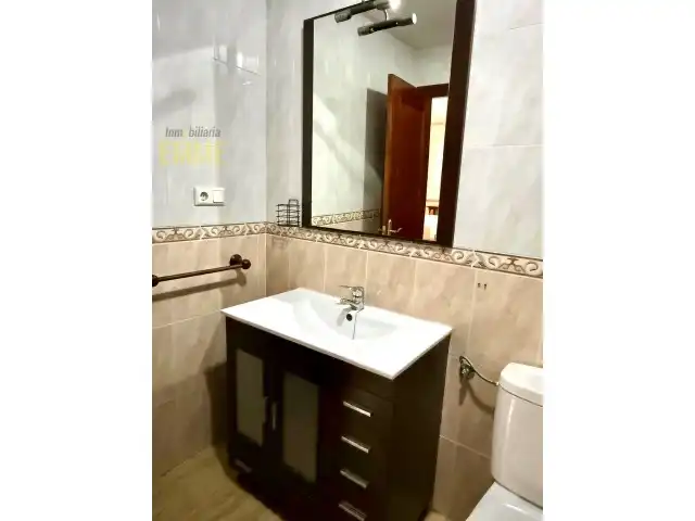 Baño de Piso en venta en Ronda con Amueblado