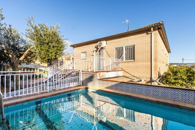 Casa-chalet en Venta en Passatge les Filipines en Can Parellada