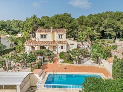 Vista exterior de Casa o xalet en venda en Jávea / Xàbia amb Terrassa i Piscina