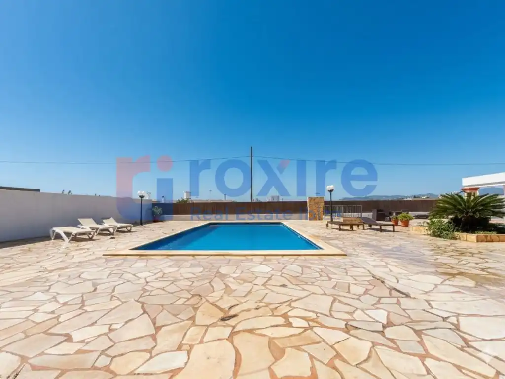 Piscina de Casa o xalet en venda en Sant Josep de sa Talaia amb Aire condicionat, Jardí privat i Terrassa