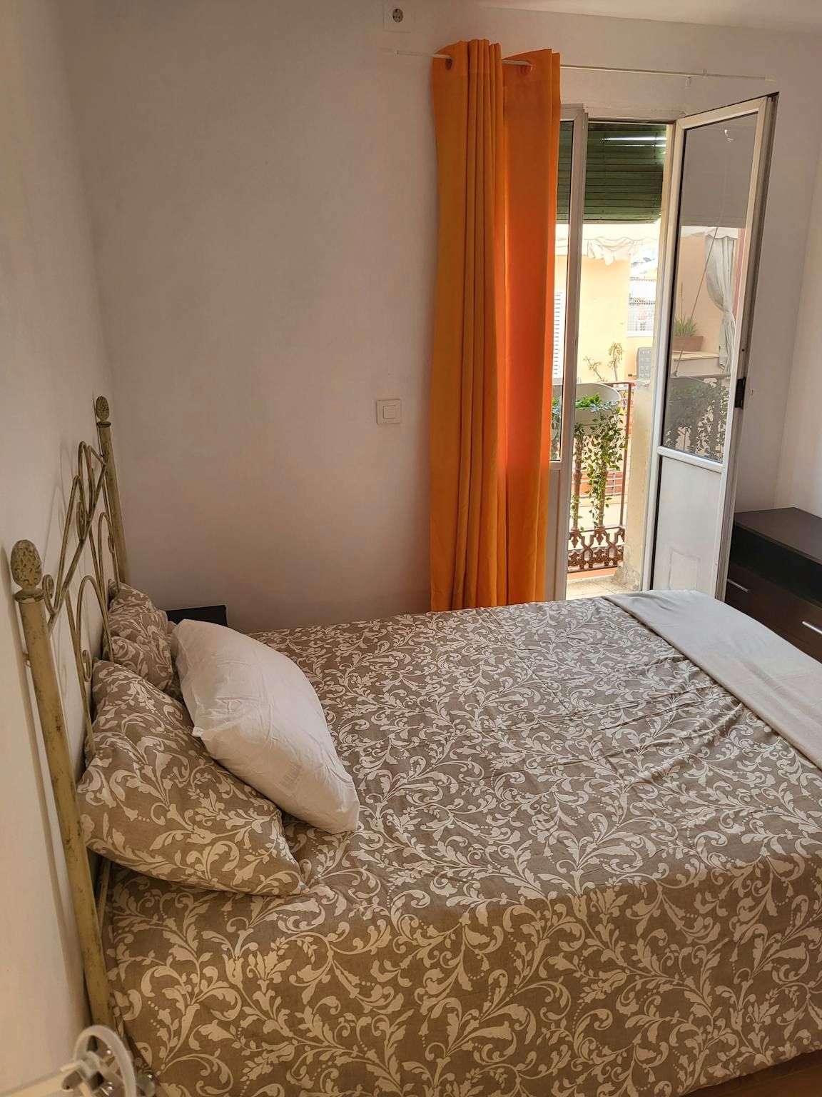 Bedroom of Flat to share in  Sevilla Capital  with Air Conditioner, Heating and Furnished