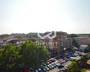 Vista exterior de Pis en venda en Alcalá de Henares amb Aire condicionat, Calefacció i Terrassa