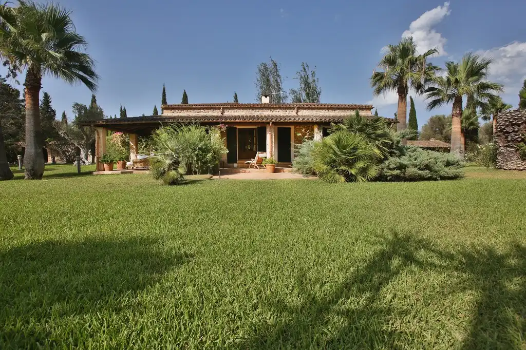 Garden of Country homes for sale in Pollença  with Air Conditioner, Heating and Private garden