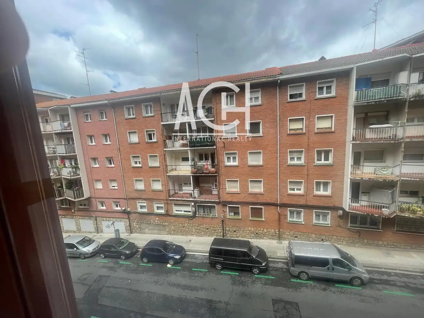 Außenansicht von Wohnung zum Verkauf in Bilbao  mit Heizung, Parkett und Terrasse