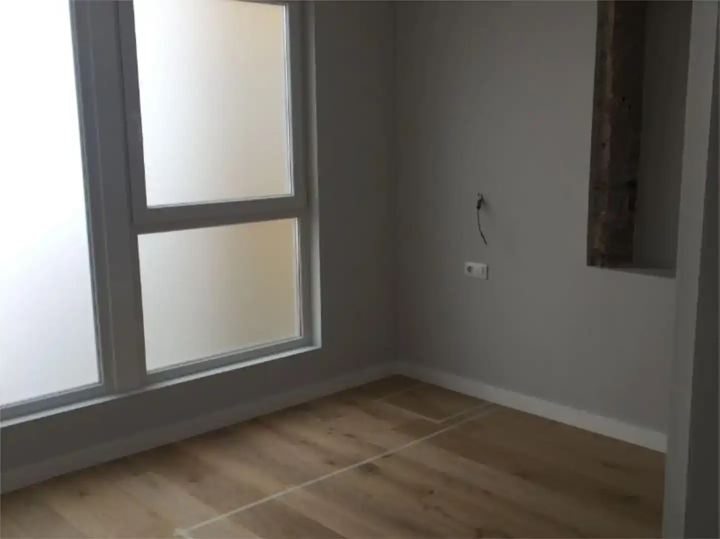 Dormitori de Pis en venda en A Coruña Capital  amb Parquet i Balcó