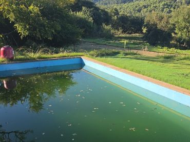 Casa rústica amb piscina en venda a Banyoles