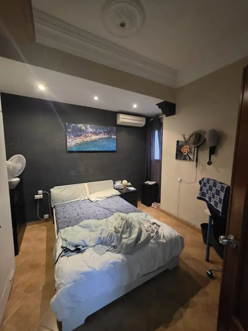 Habitación de Piso en venta en Valencia con Amueblado y Horno