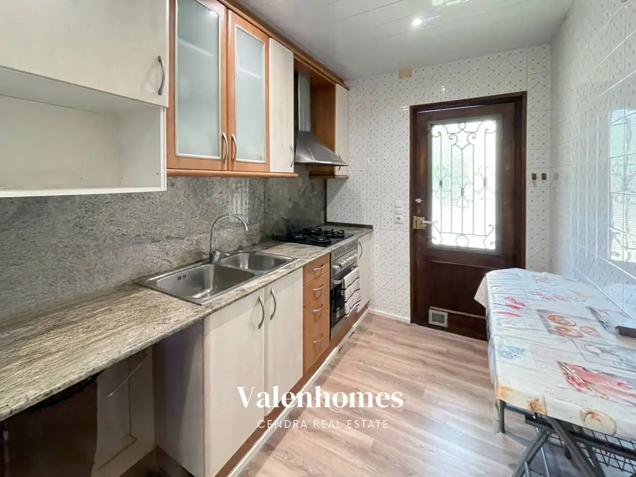 Cuina de Casa o xalet en venda en L'Estany amb Calefacció, Jardí privat i Terrassa