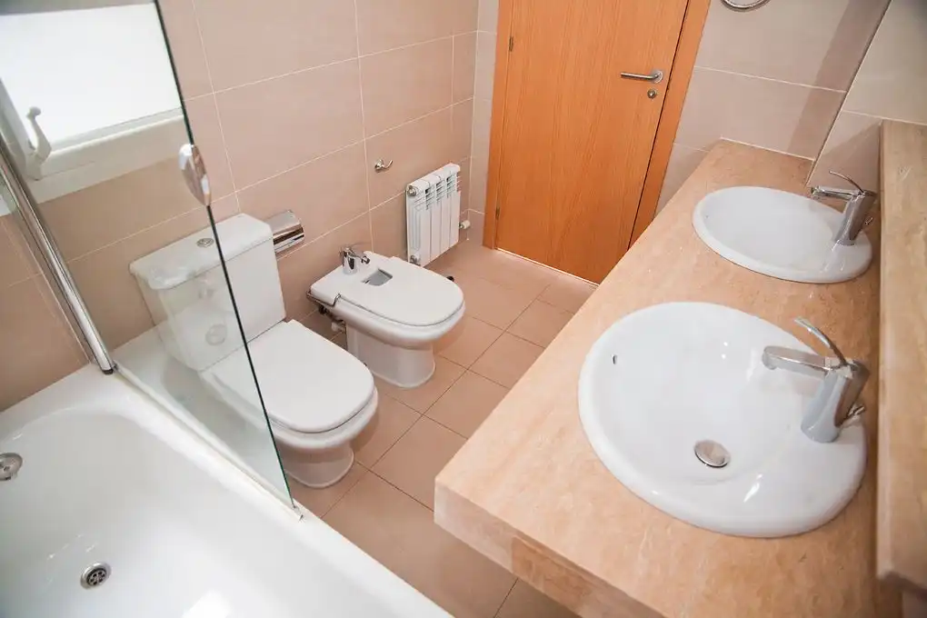Bathroom of Flat for rent in Sant Cugat del Vallès  with Heating, Parquet flooring and Terrace