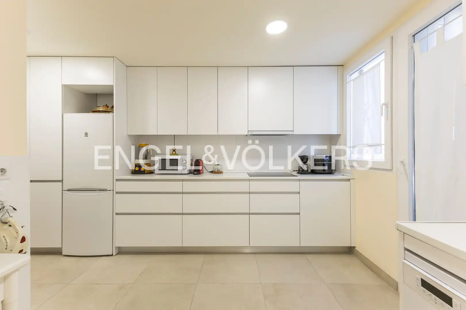 Küche von Wohnung zum Verkauf in Madrid mit Klimaanlage, Heizung und Parkett