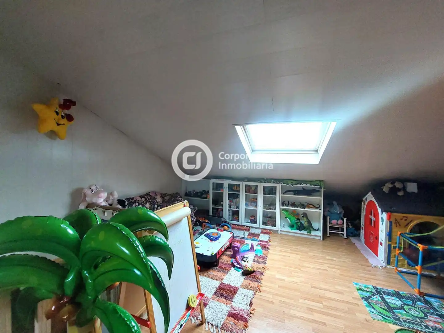 Maisonette zum Verkauf in Lorca mit Heizung, Privatgarten und Abstellraum
