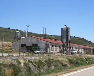 Vista exterior de Nau industrial en venda en Calamocha