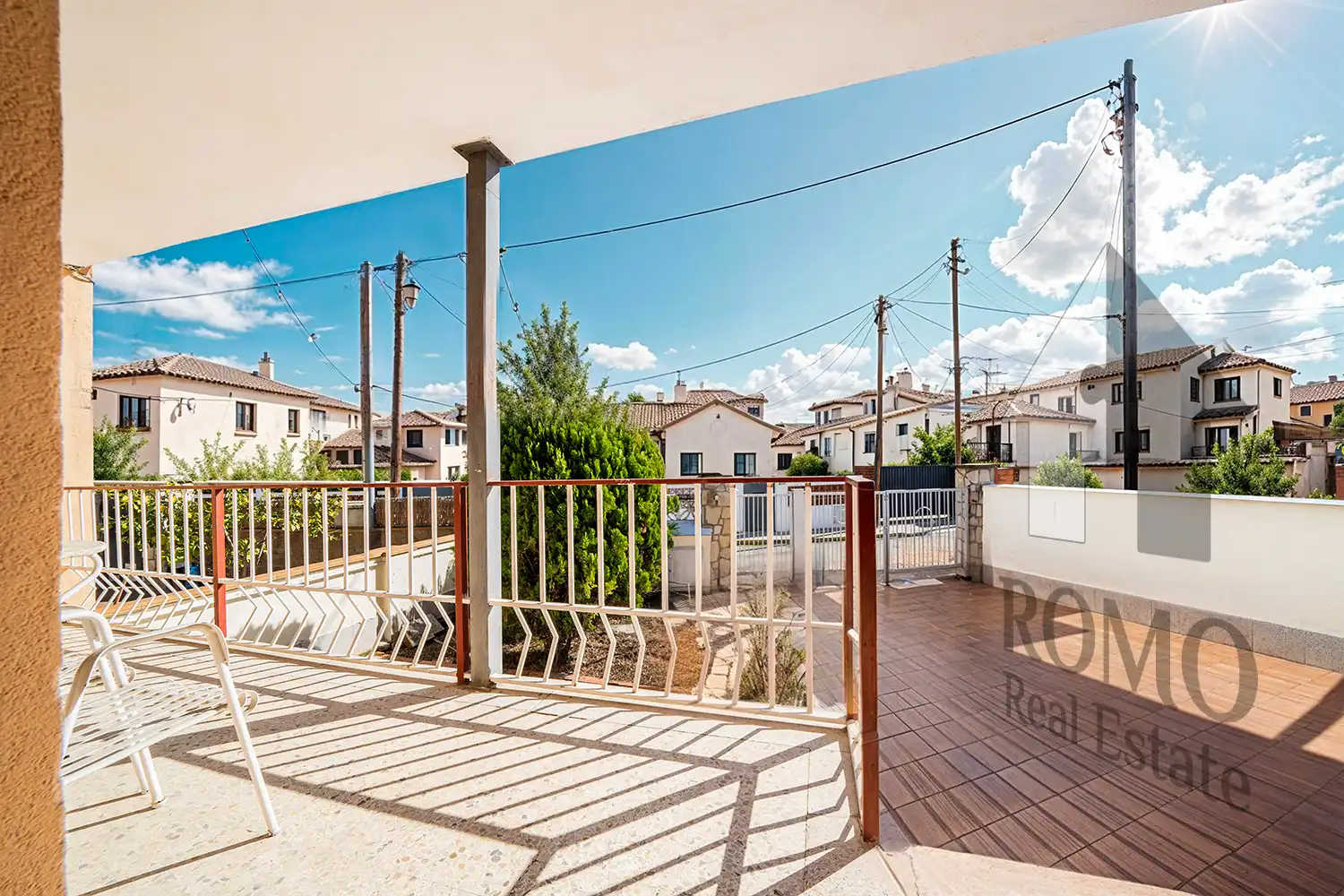 Exterior view of Houses for sale in Santa Perpètua de Mogoda  with Terrace, Storage room and Balcony