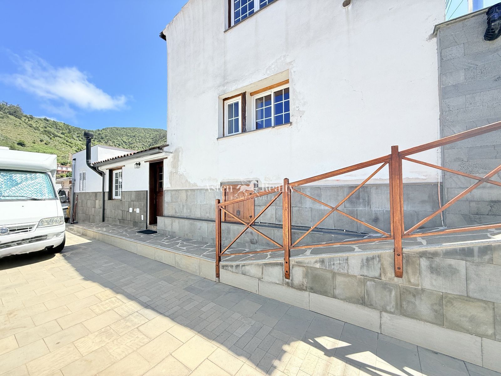 Exterior view of House or chalet for sale in Tegueste  with Private garden, Terrace and Storage room