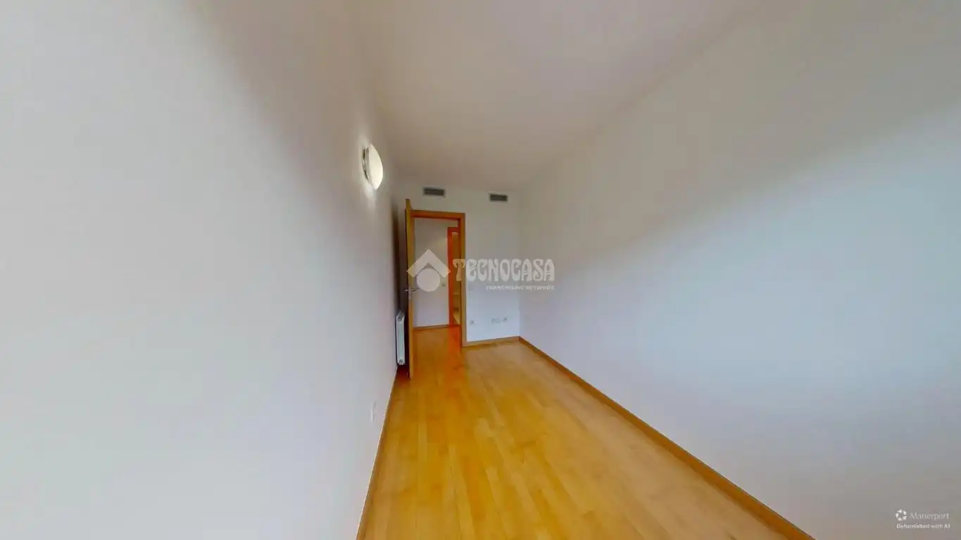 Habitación de Piso en venta en Sabadell con Aire acondicionado, Calefacción y Balcón