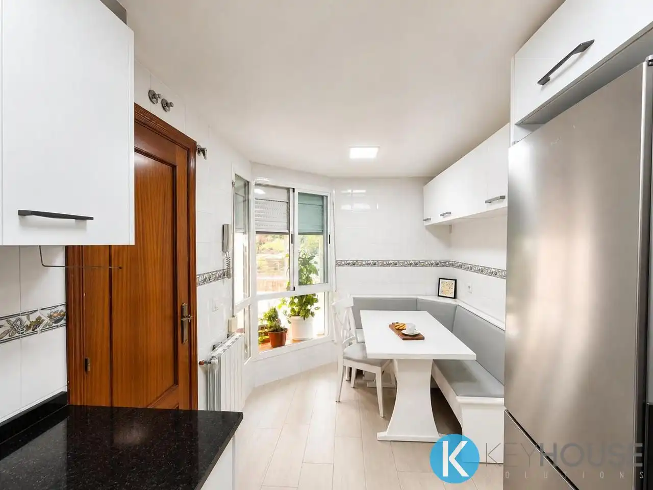 Cocina de Casa adosada en venta en Villalbilla con Aire acondicionado, Calefacción y Jardín privado