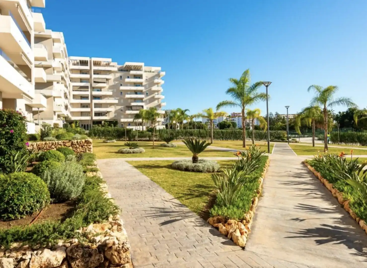 Vista exterior de Apartamento en venta en Marbella con Aire acondicionado, Calefacción y Terraza
